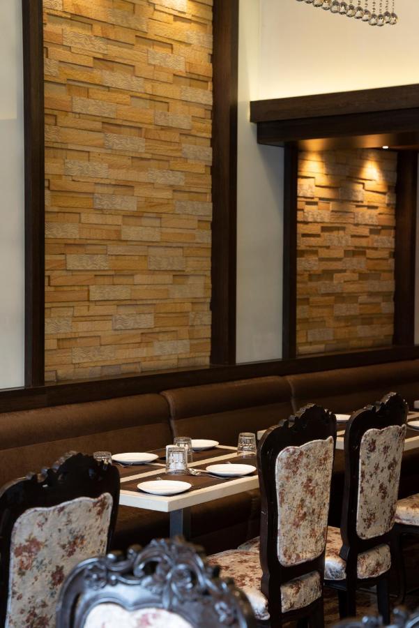 Gold Crest Business Hotel Navi Mumbai Buitenkant foto
