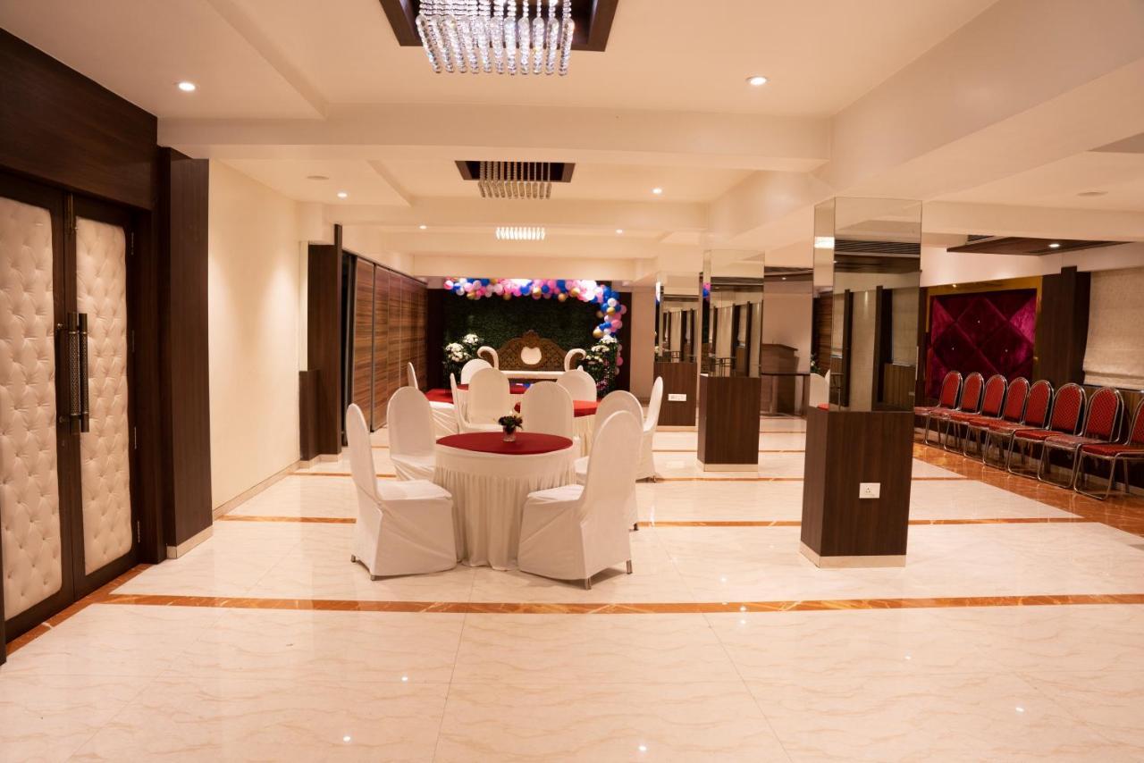 Gold Crest Business Hotel Navi Mumbai Buitenkant foto