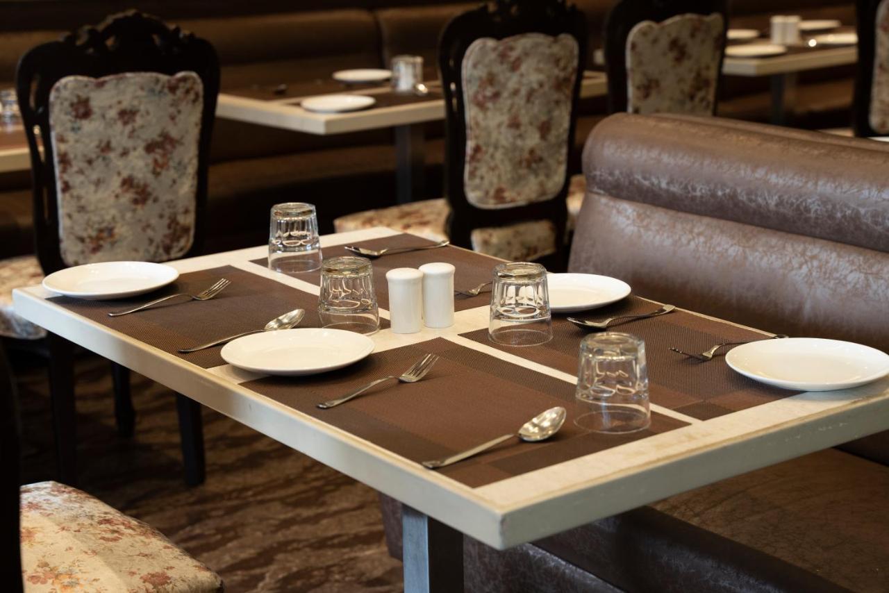 Gold Crest Business Hotel Navi Mumbai Buitenkant foto
