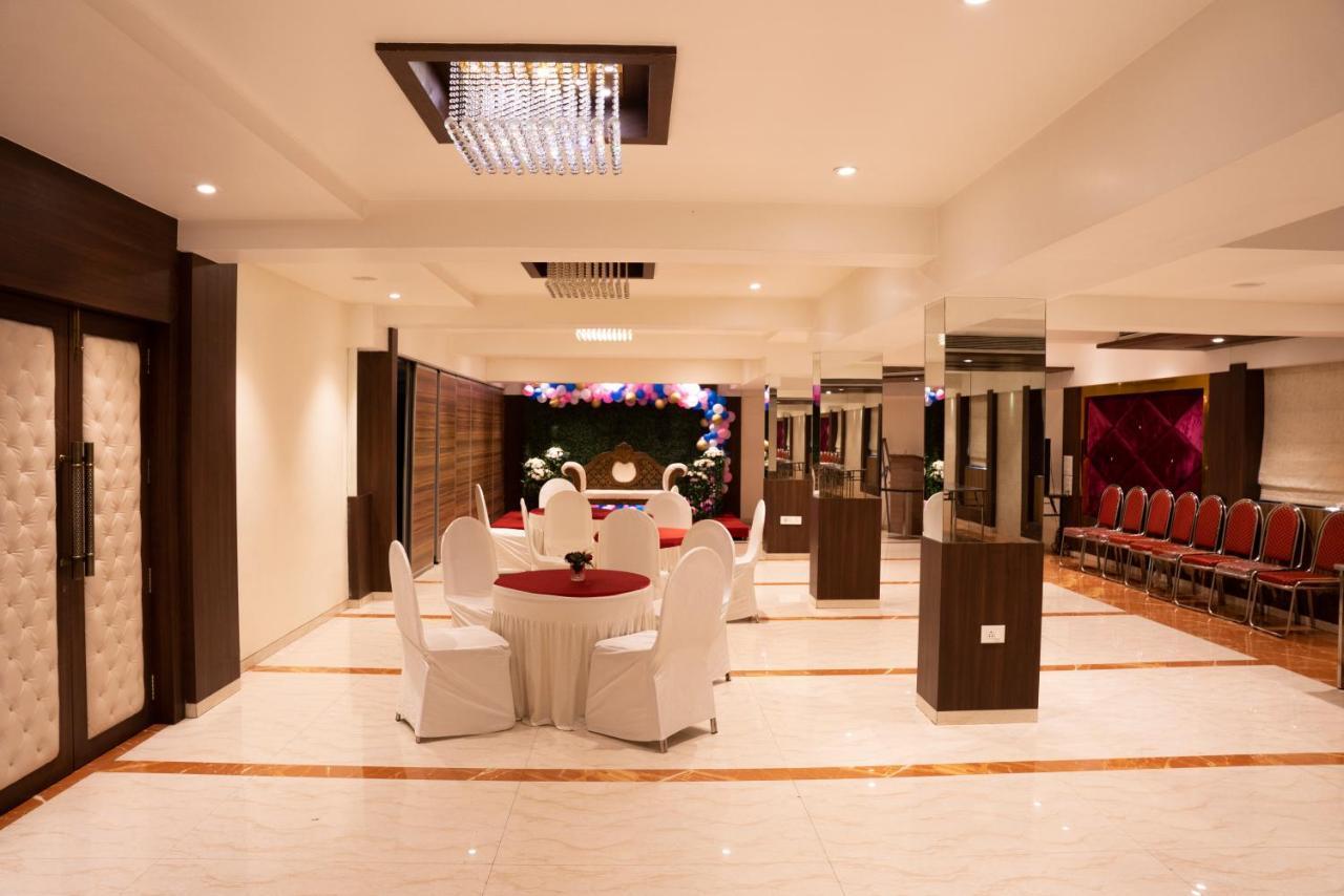 Gold Crest Business Hotel Navi Mumbai Buitenkant foto