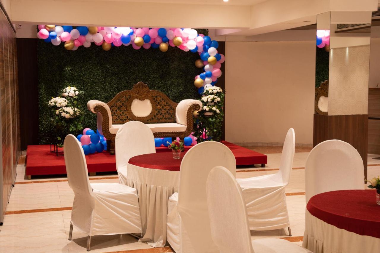 Gold Crest Business Hotel Navi Mumbai Buitenkant foto