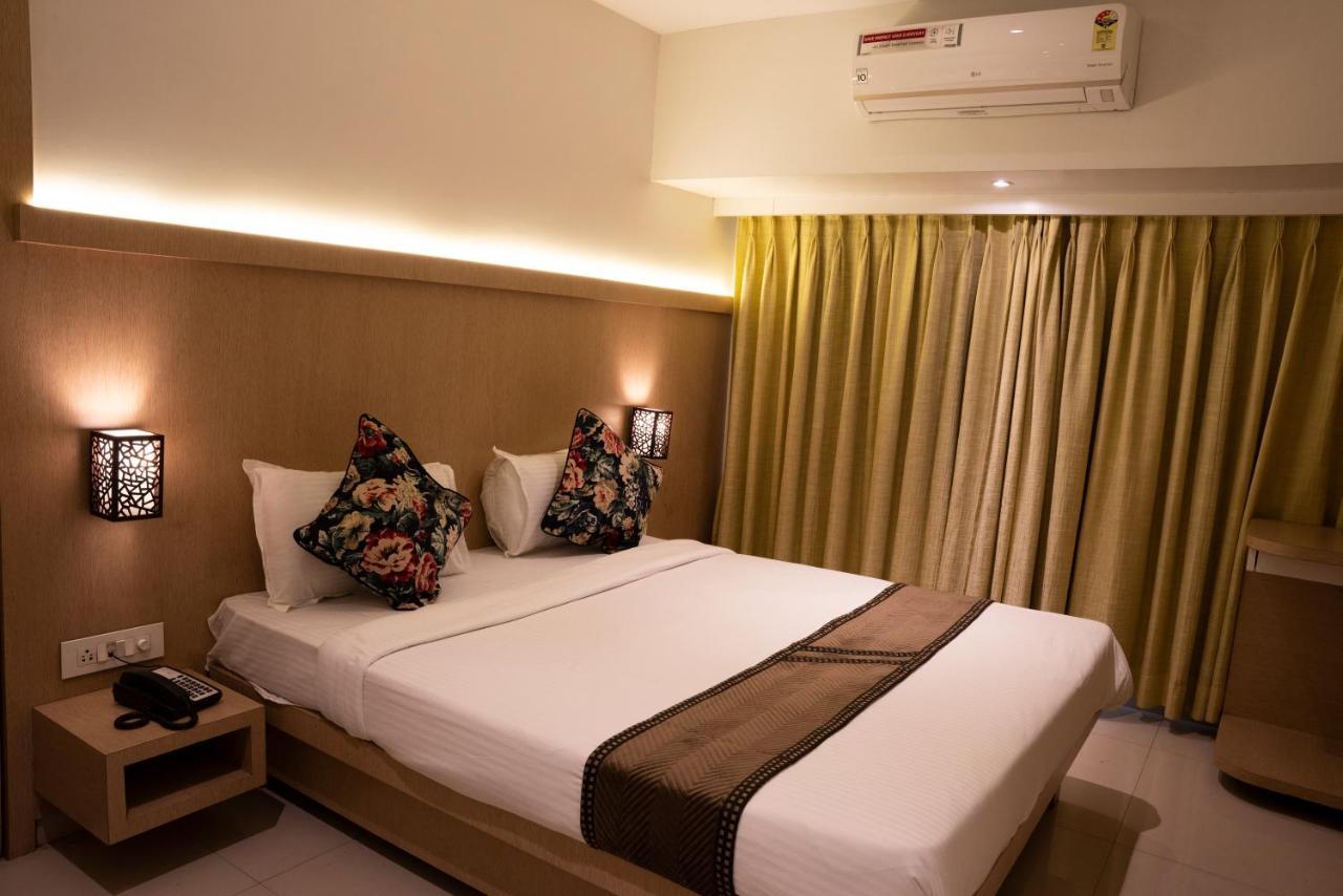 Gold Crest Business Hotel Navi Mumbai Buitenkant foto