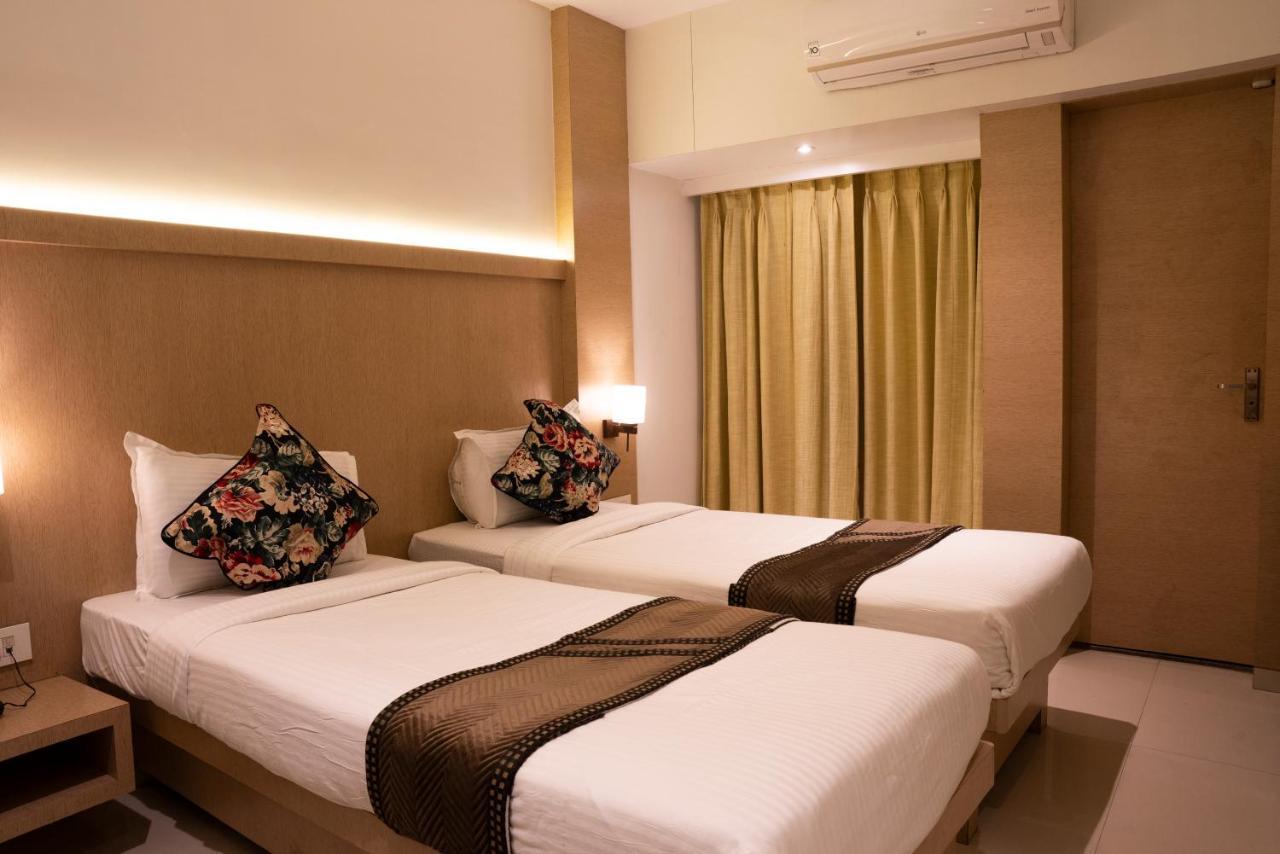 Gold Crest Business Hotel Navi Mumbai Buitenkant foto