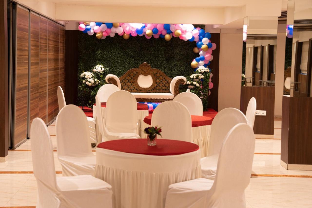 Gold Crest Business Hotel Navi Mumbai Buitenkant foto