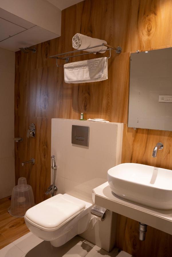 Gold Crest Business Hotel Navi Mumbai Buitenkant foto